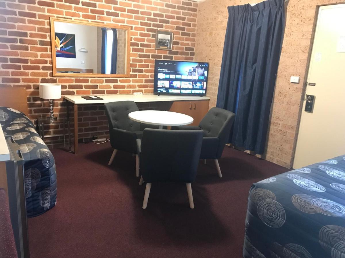 Cedar Lodge Motel Armidale Buitenkant foto
