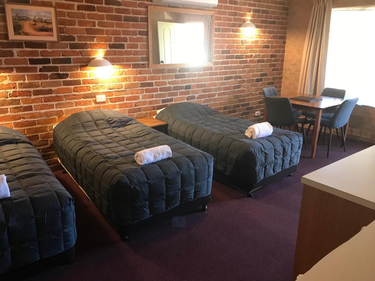 Cedar Lodge Motel Armidale Buitenkant foto