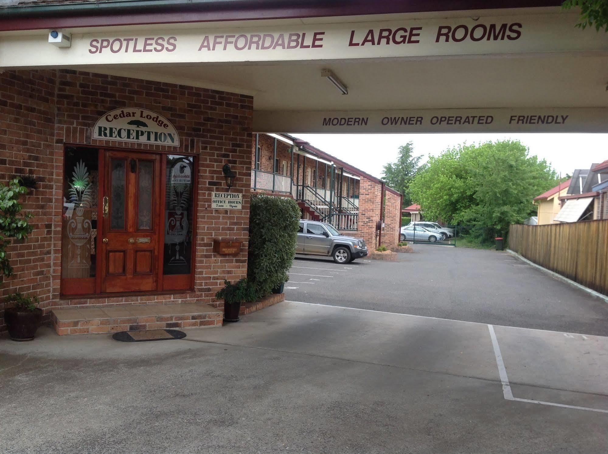 Cedar Lodge Motel Armidale Buitenkant foto